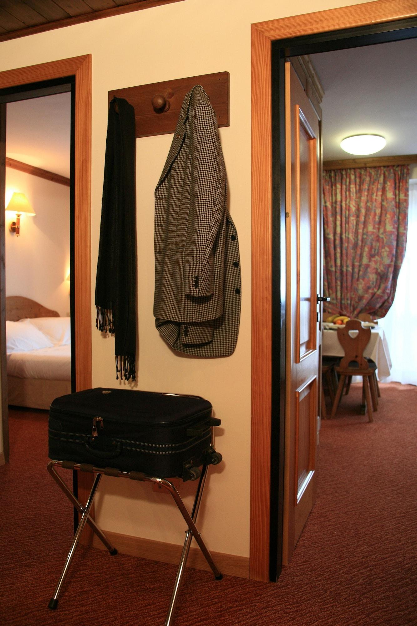 Hotel Alaska Cortina Cortina d'Ampezzo Ngoại thất bức ảnh