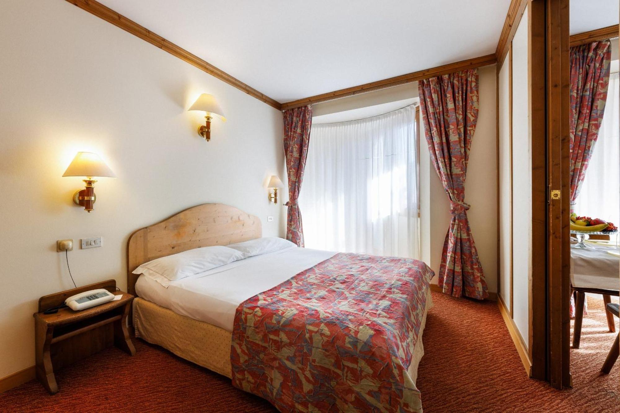 Hotel Alaska Cortina Cortina d'Ampezzo Ngoại thất bức ảnh