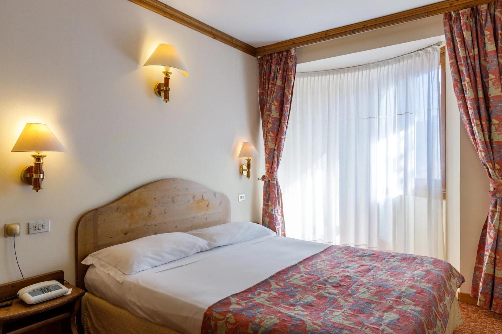 Hotel Alaska Cortina Cortina d'Ampezzo Ngoại thất bức ảnh