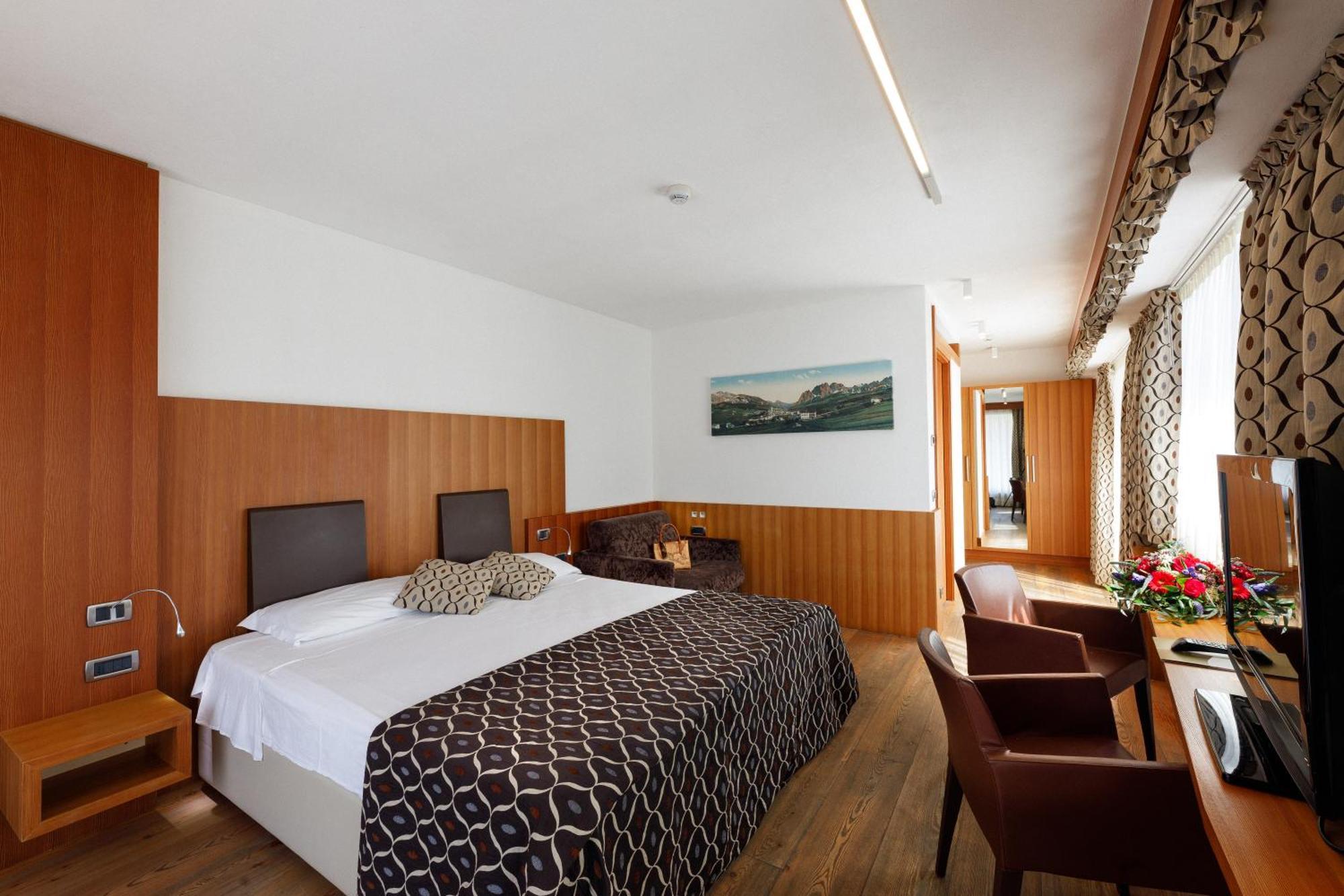 Hotel Alaska Cortina Cortina d'Ampezzo Ngoại thất bức ảnh