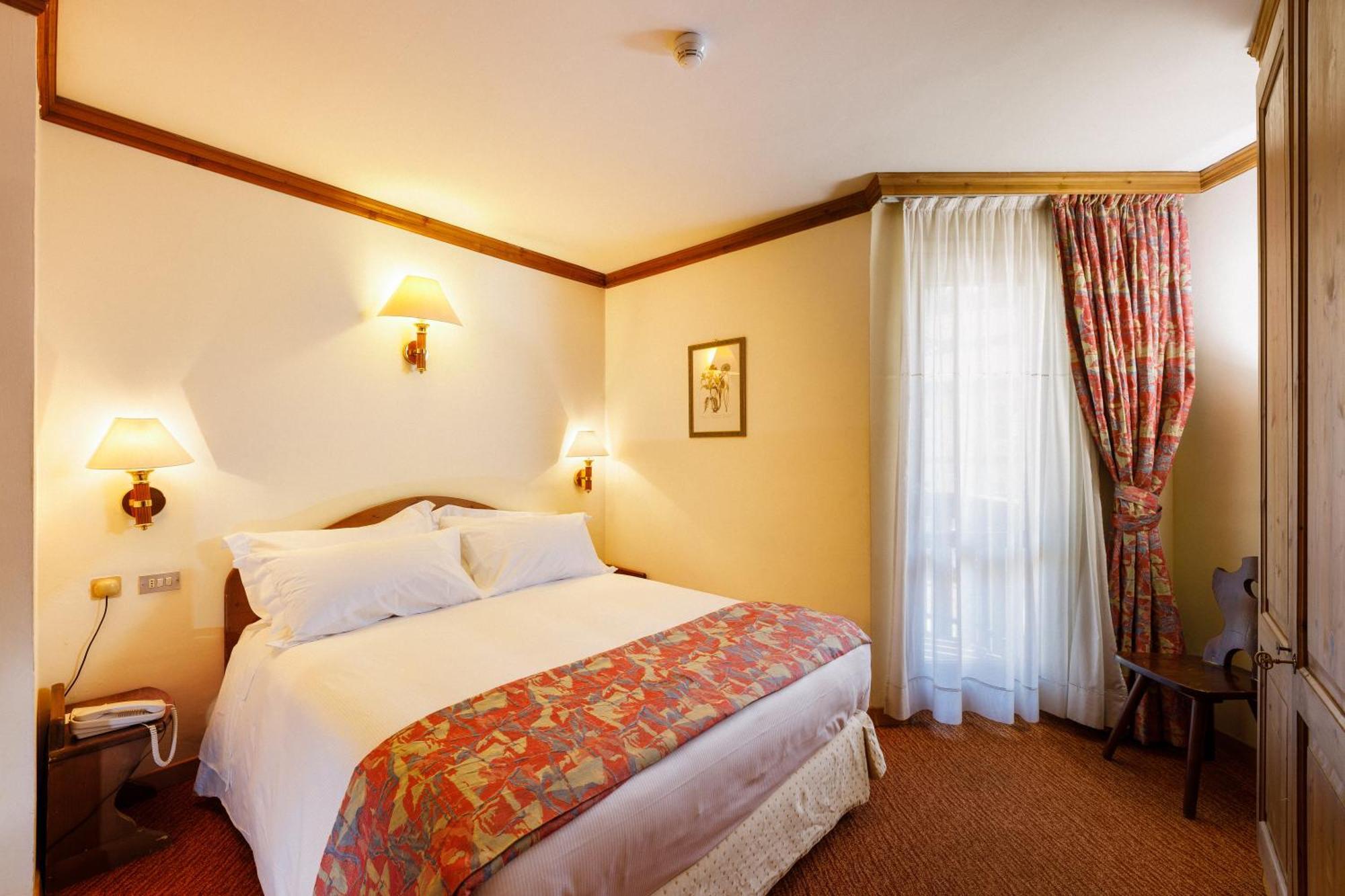 Hotel Alaska Cortina Cortina d'Ampezzo Ngoại thất bức ảnh