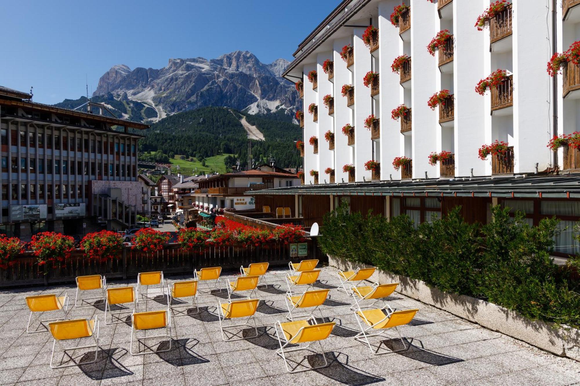 Hotel Alaska Cortina Cortina d'Ampezzo Ngoại thất bức ảnh