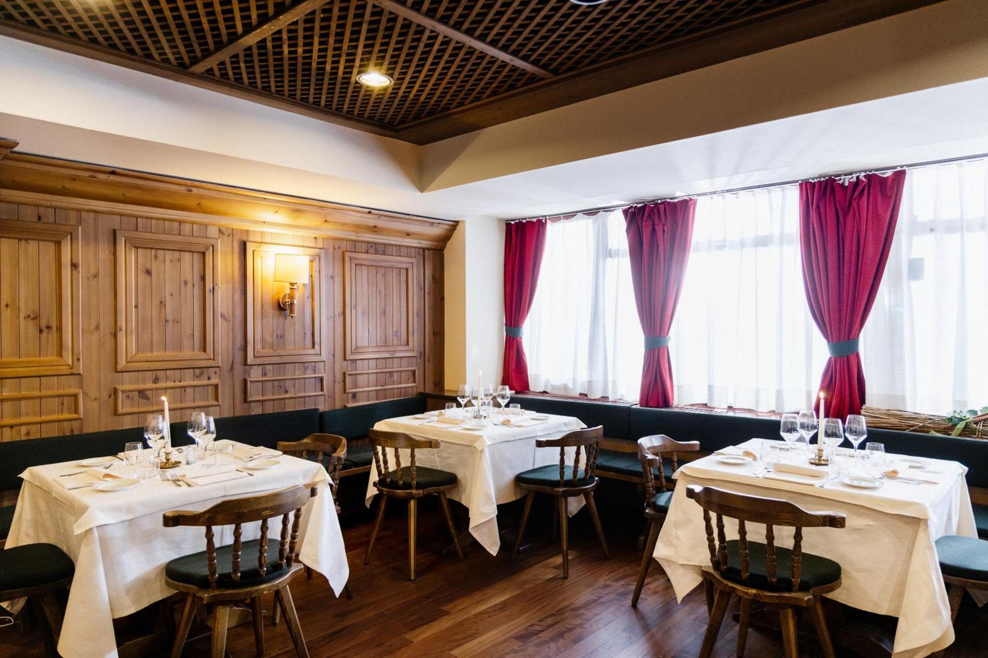 Hotel Alaska Cortina Cortina d'Ampezzo Ngoại thất bức ảnh