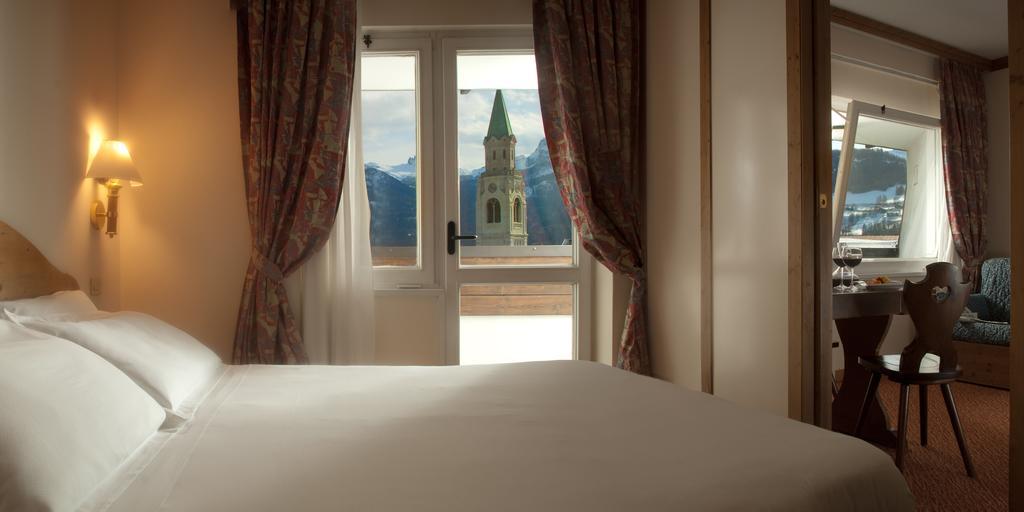 Hotel Alaska Cortina Cortina d'Ampezzo Ngoại thất bức ảnh