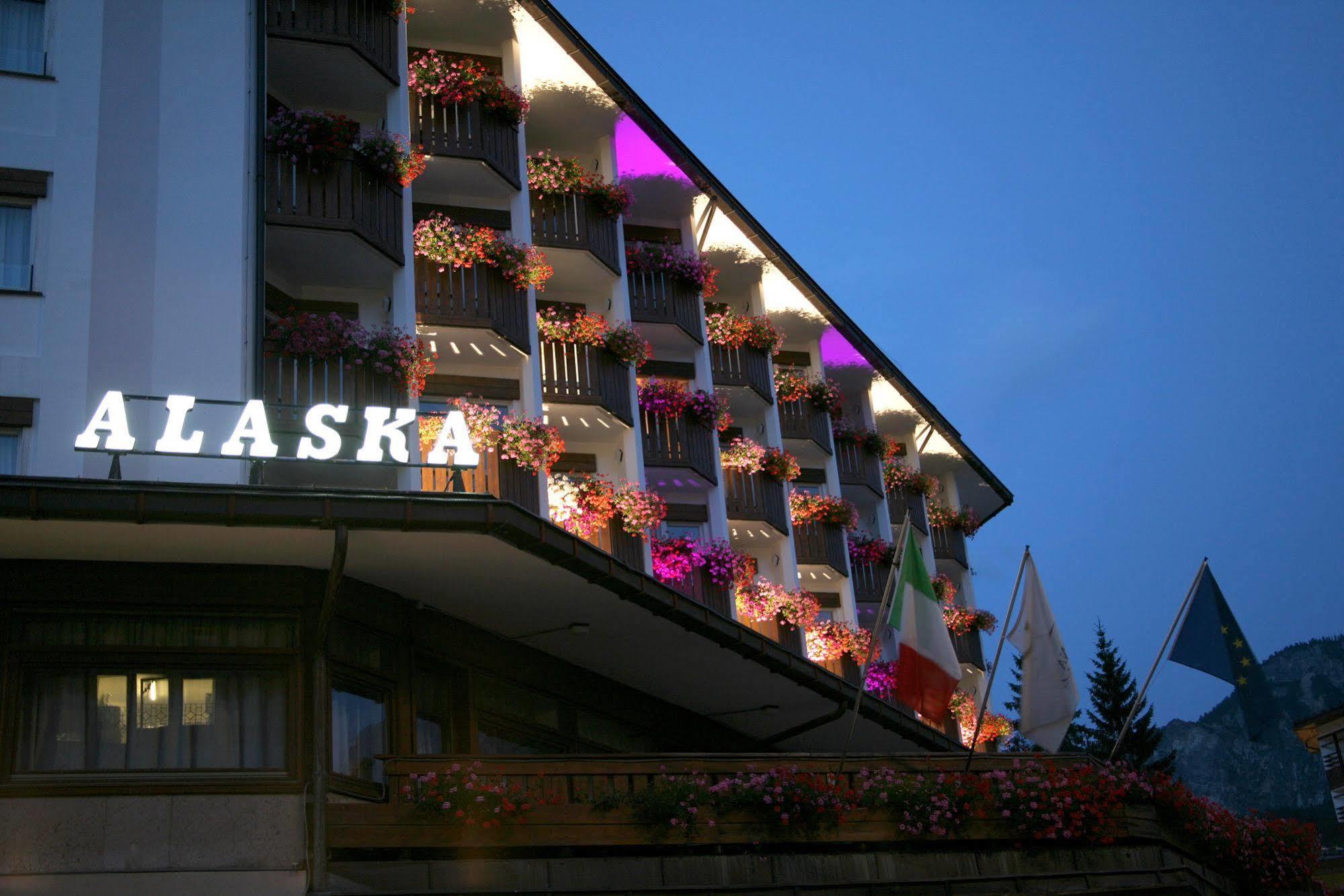 Hotel Alaska Cortina Cortina d'Ampezzo Ngoại thất bức ảnh